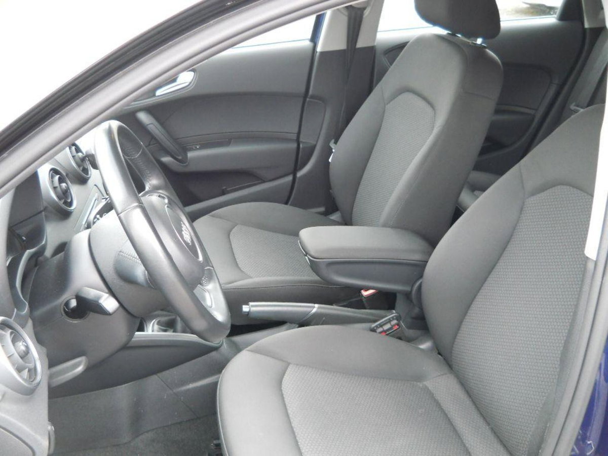 Audi A1 Sportback 1.4 TDI ultra Design (17)