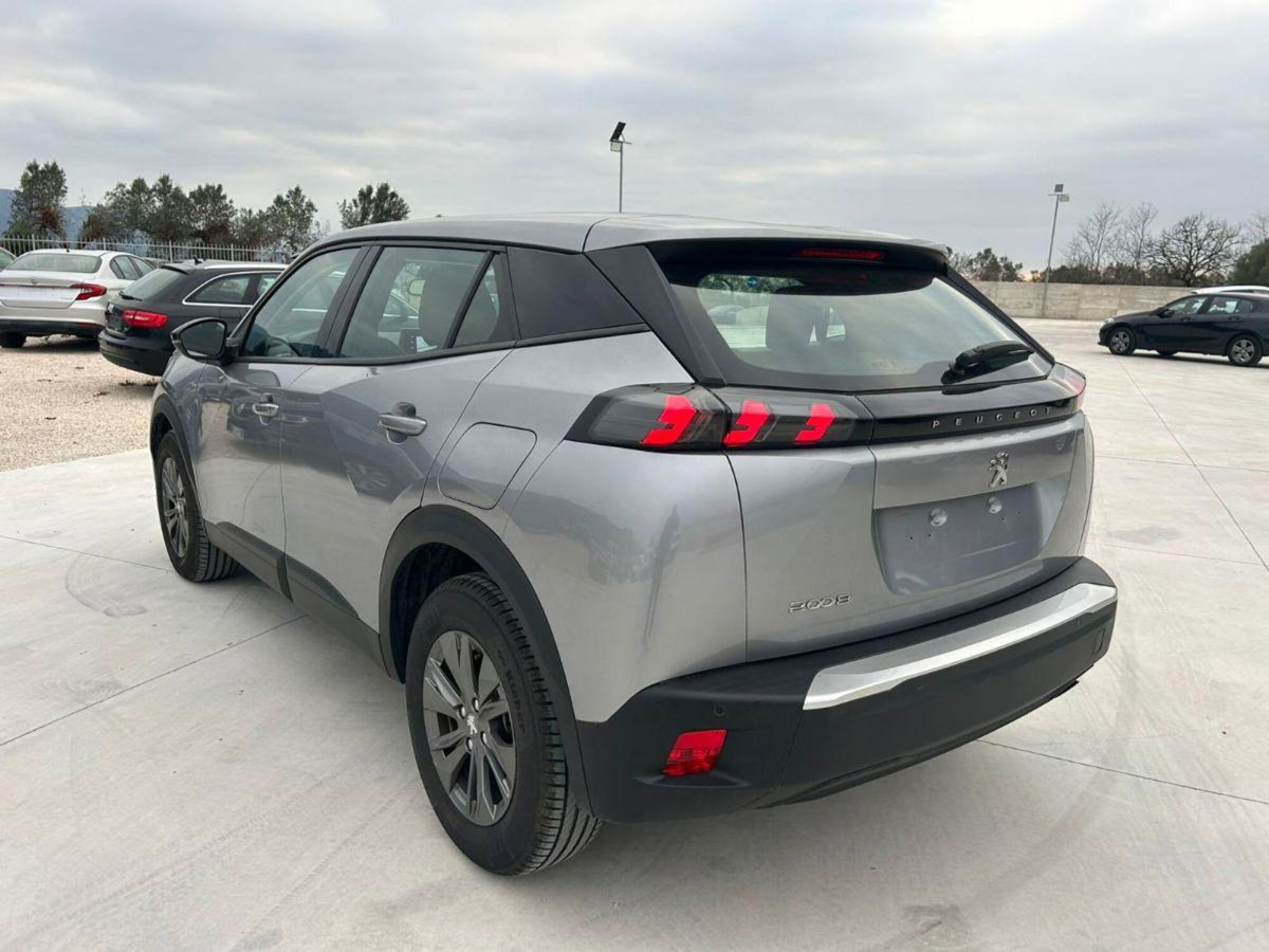Peugeot 2008 1.2 puretech Active s&s 100cv (4)