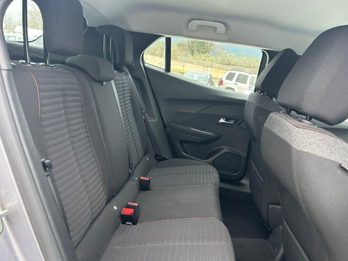 Peugeot 2008 1.2 puretech Active s&s 100cv (6)