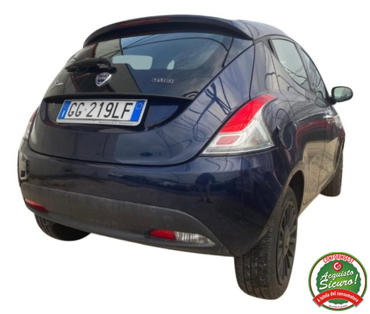 Lancia Ypsilon 1.0 FireFly 5 porte S&S Hybrid Ecochic Gold (3)
