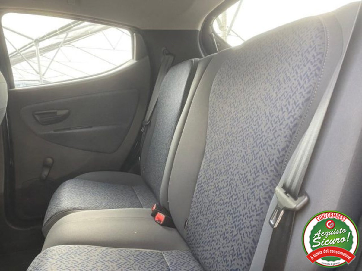 Lancia Ypsilon 1.0 FireFly 5 porte S&S Hybrid Ecochic Gold (5)