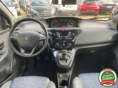 Lancia Ypsilon 1.0 FireFly 5 porte S&S Hybrid Ecochic Gold (9)