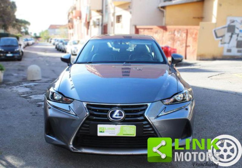 Lexus IS Hybrid Business
