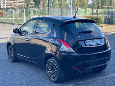 Lancia Ypsilon 1.0 FireFly 5 porte S&S Hybrid Ecochic Gold usata