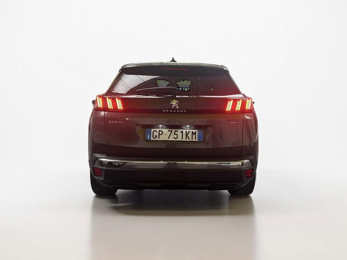 Peugeot 3008 Hybrid4 300 e-EAT8 Allure Pack (4)