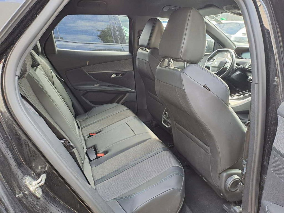 Peugeot 3008 Hybrid4 300 e-EAT8 Allure Pack (11)