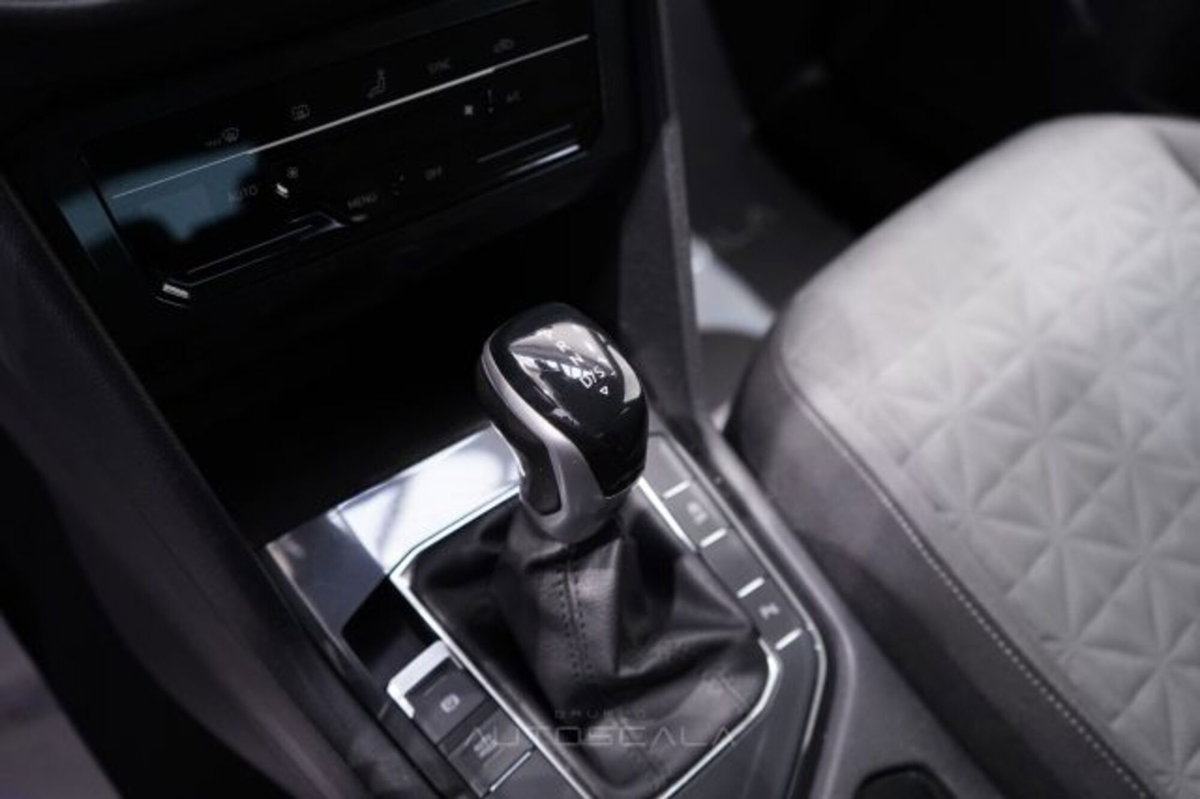 Volkswagen Tiguan 2.0 TDI 150 CV SCR DSG 4MOTION Life (16)
