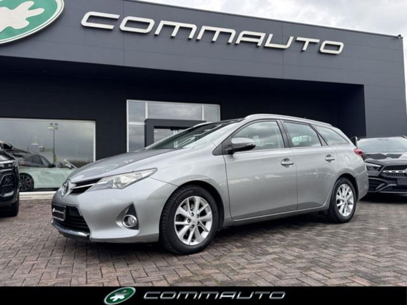 Toyota Auris 2.0 D-4D Lounge