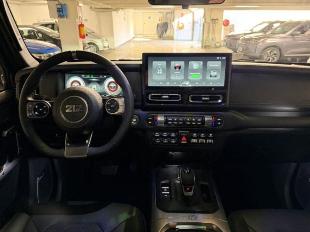 Emc 212 212 2.0 tgdi Adventurer 4wd 8at (11)