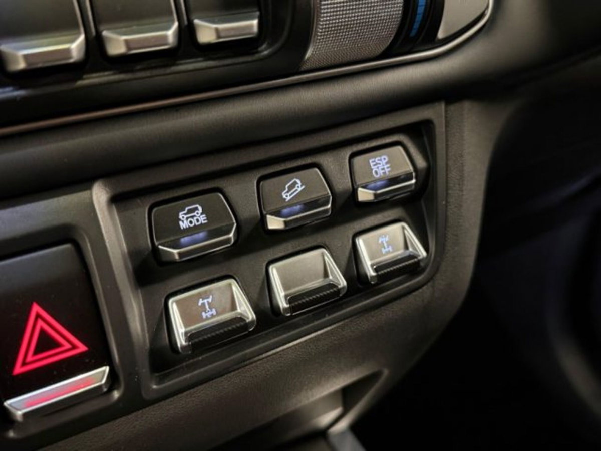 Emc 212 212 2.0 tgdi Adventurer 4wd 8at (18)