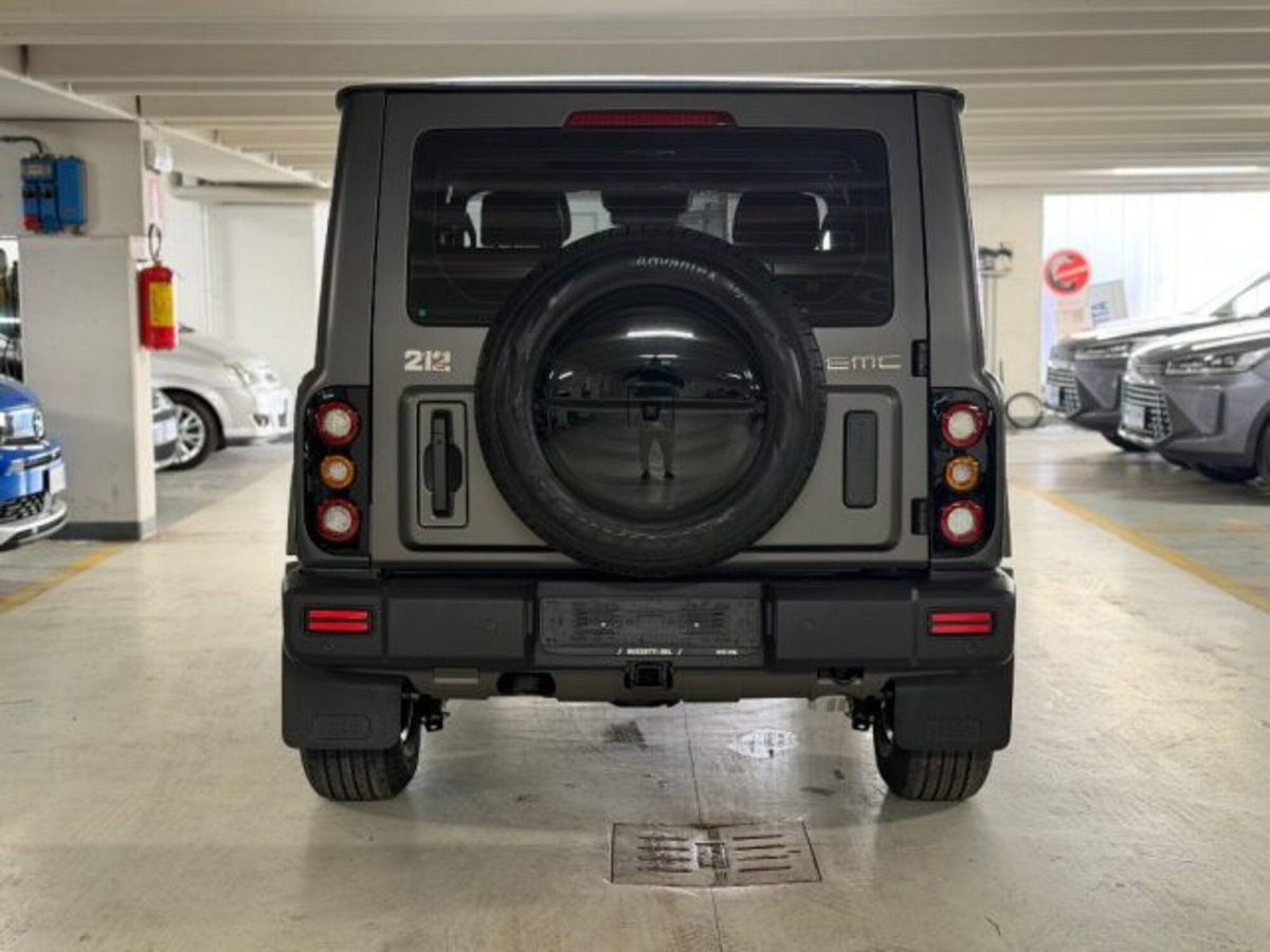 Emc 212 212 2.0 tgdi Adventurer 4wd 8at (6)