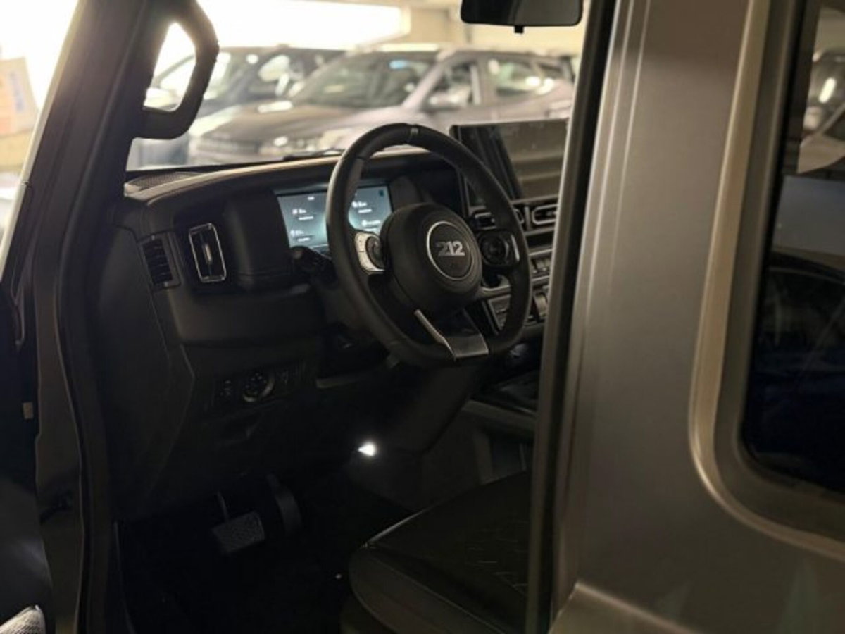 Emc 212 212 2.0 tgdi Adventurer 4wd 8at (8)
