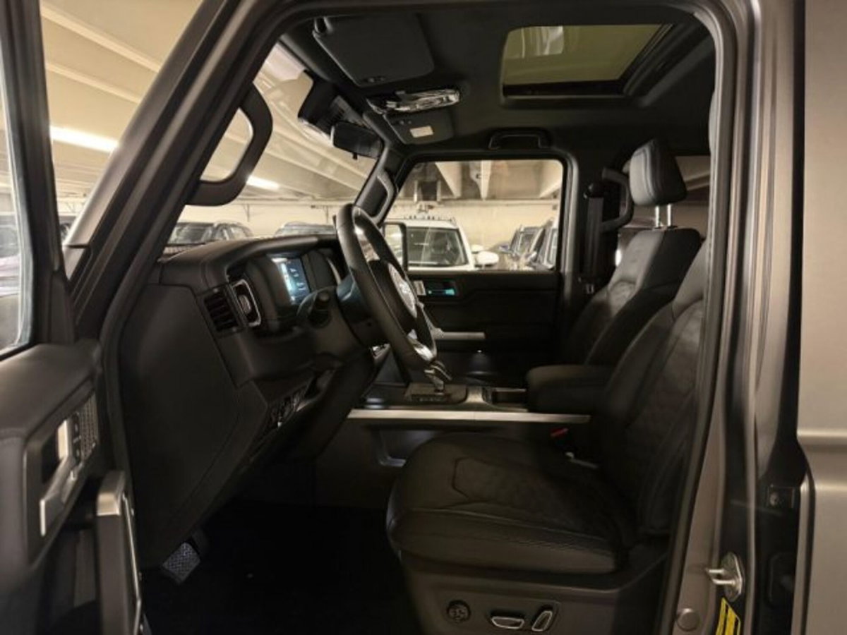 Emc 212 212 2.0 tgdi Adventurer 4wd 8at (9)