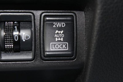 Nissan Qashqai 1.6 dCi 4WD Tekna (19)