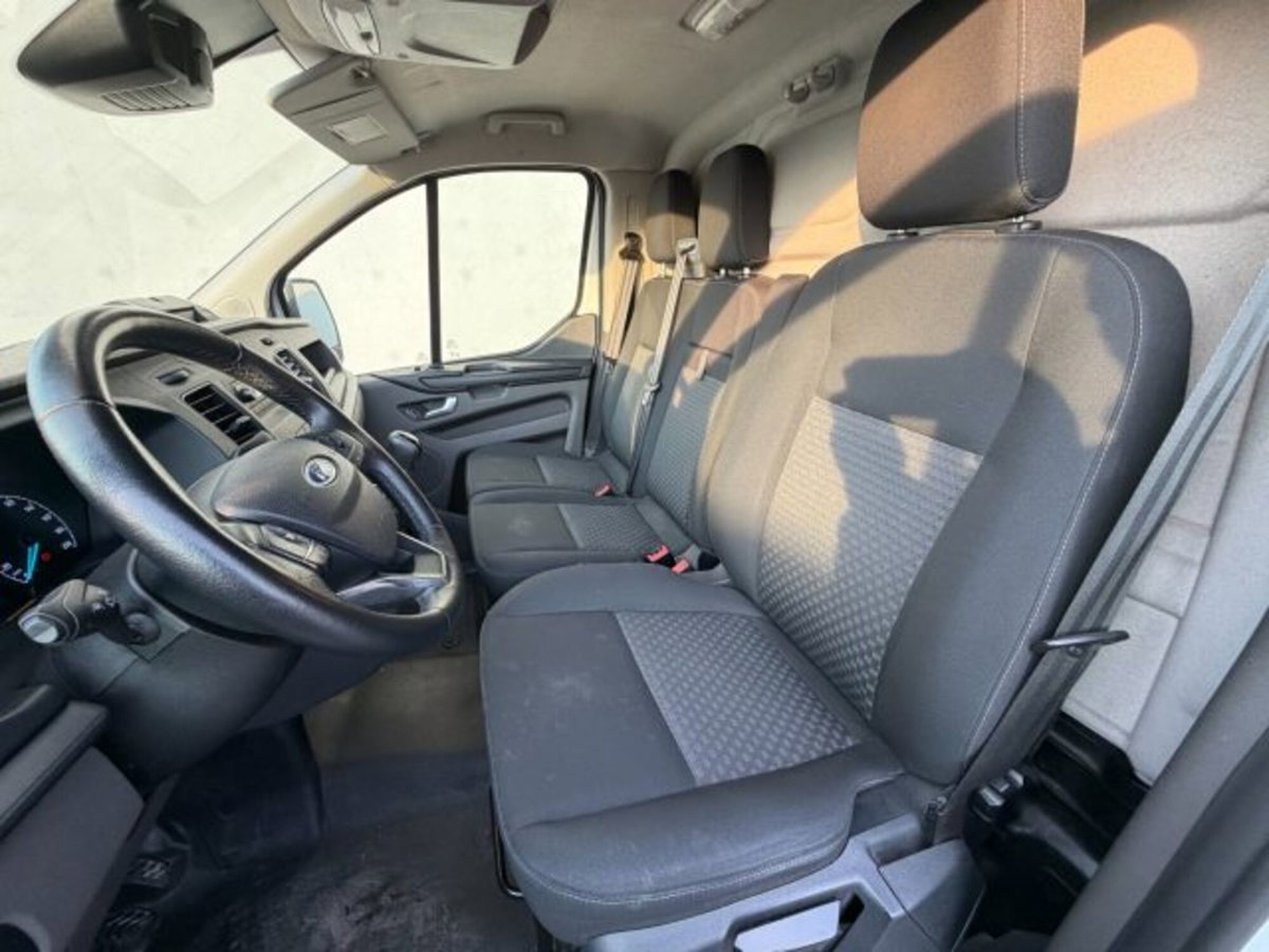 Ford Transit Custom Furgone 280 2.0 EcoBlue 130 PC-DC Furgone Titanium (7)