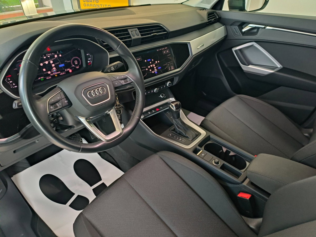 Audi Q3 35 TDI quattro S tronic Business (10)