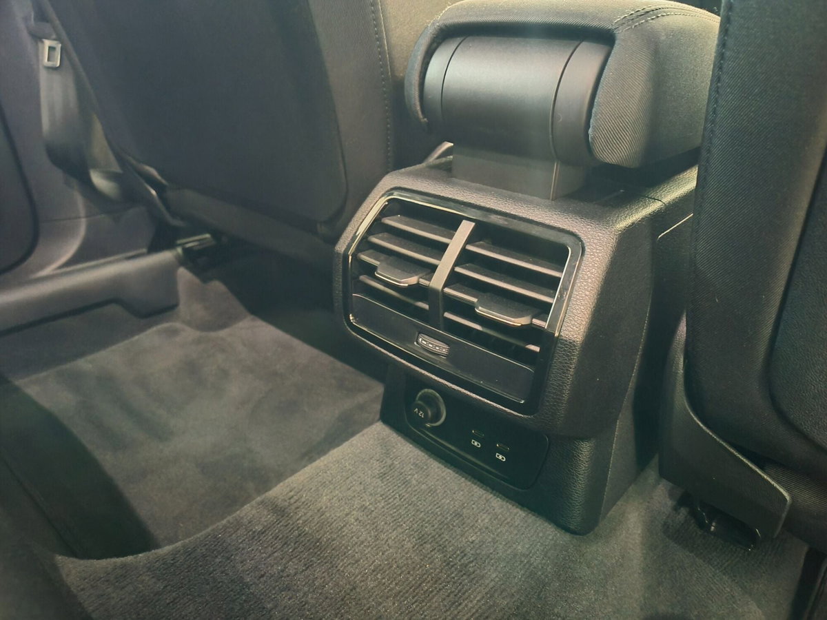 Audi Q3 35 TDI quattro S tronic Business (15)