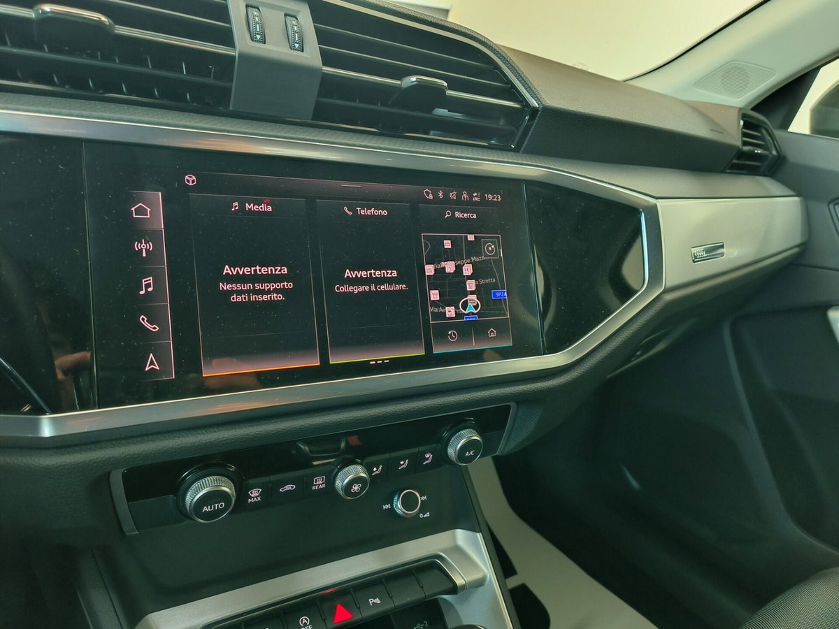 Audi Q3 35 TDI quattro S tronic Business (16)