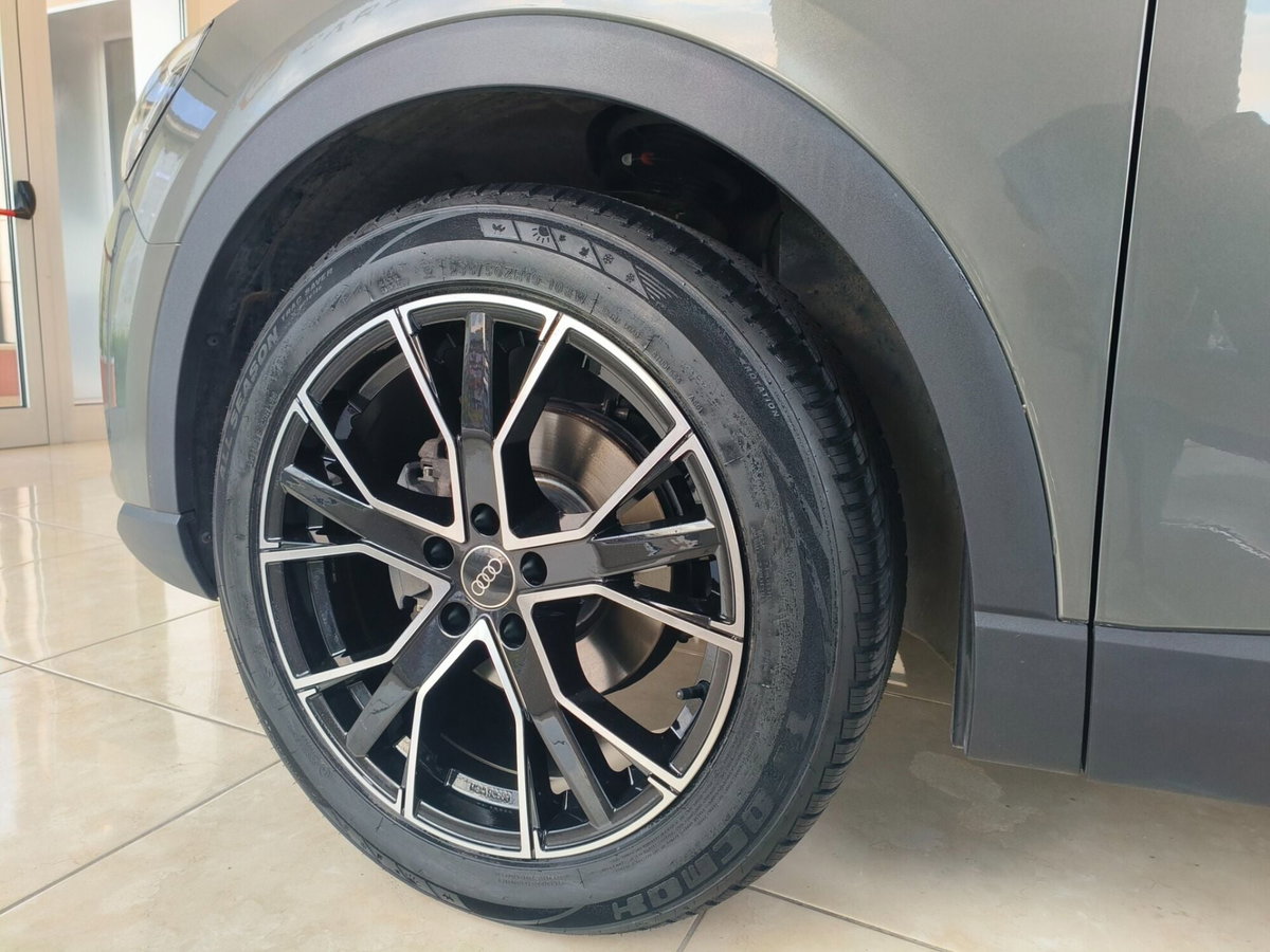 Audi Q3 35 TDI quattro S tronic Business (4)