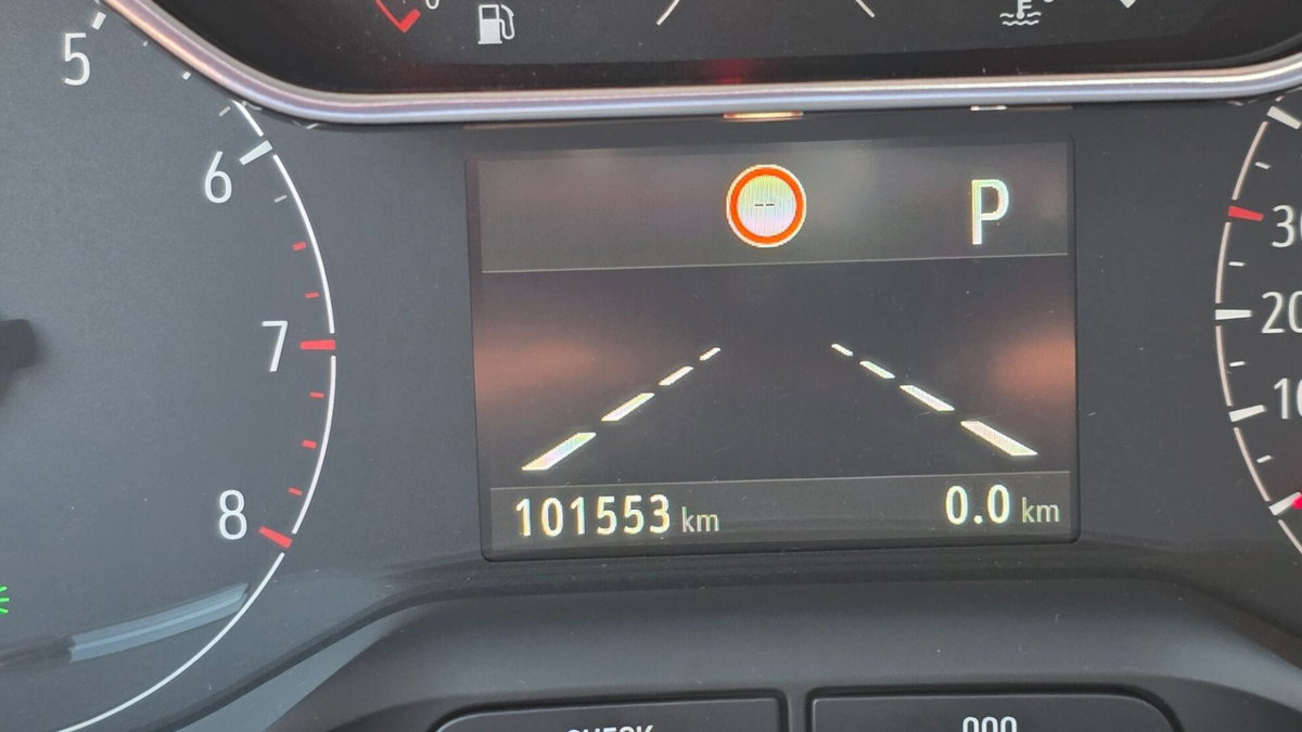 Opel Grandland X 1.5 diesel Ecotec Start&Stop Elegance (15)