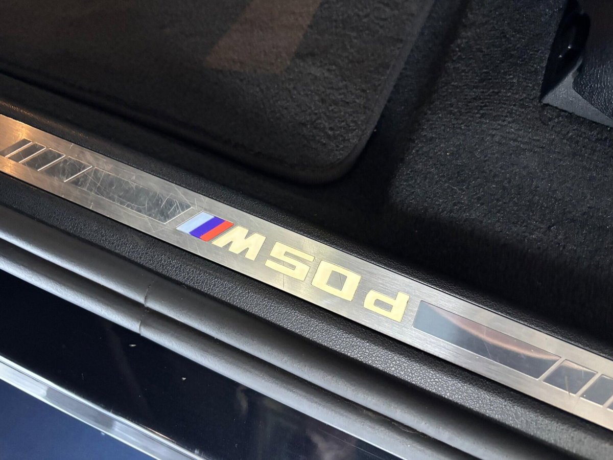 BMW X6 M50d (13)