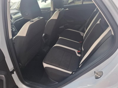 Volkswagen T-Roc 1.6 TDI SCR Advanced BlueMotion Technology (12)