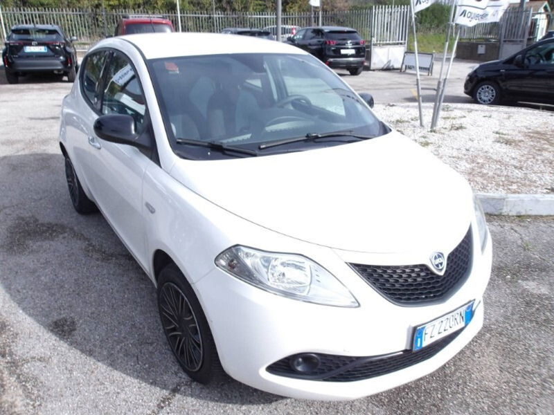 Lancia Ypsilon 1.2 69 CV 5 porte GPL Gold Plus