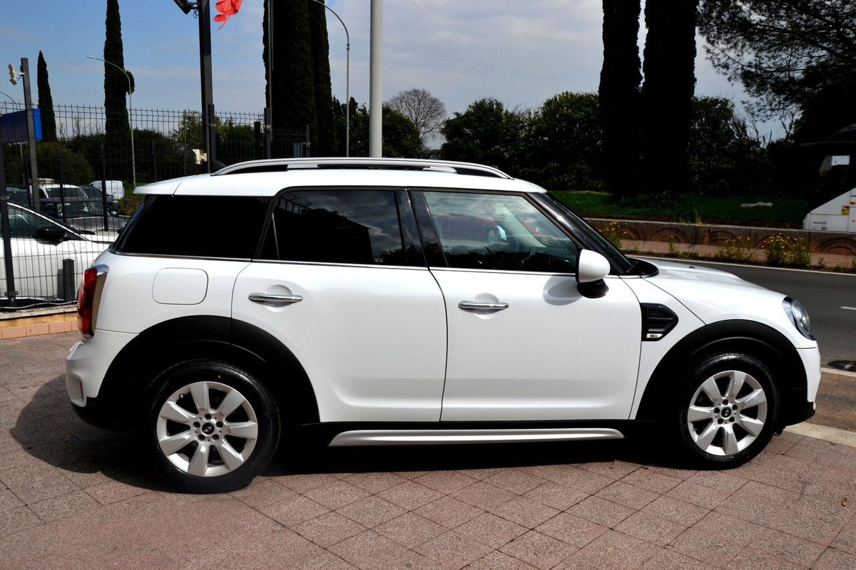 MINI Mini Countryman 1.5 One D Essential Countryman (12)