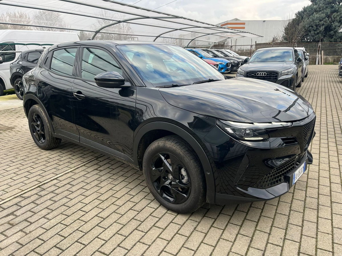 Alfa Romeo Junior 1.2 ibrida 145cv edct6 (2)