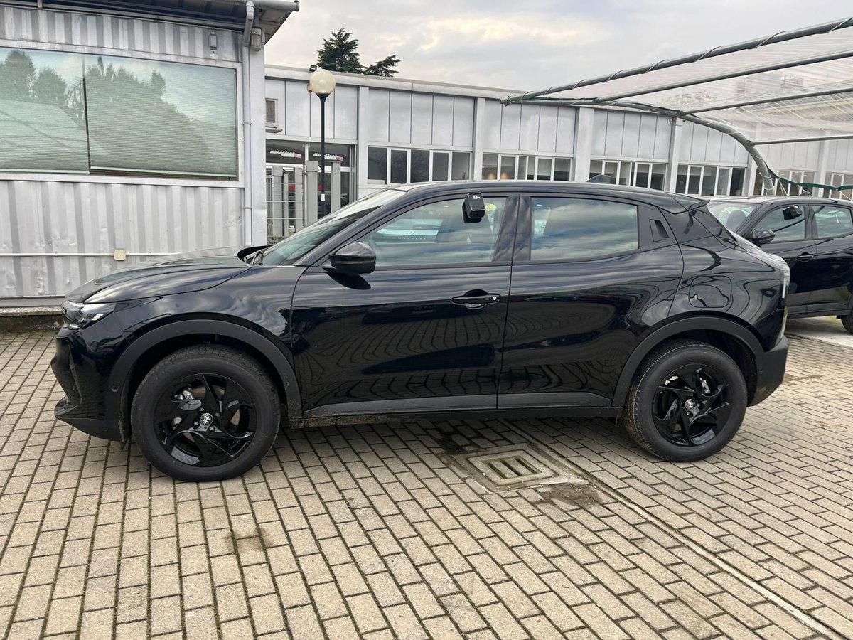 Alfa Romeo Junior 1.2 ibrida 145cv edct6 (4)