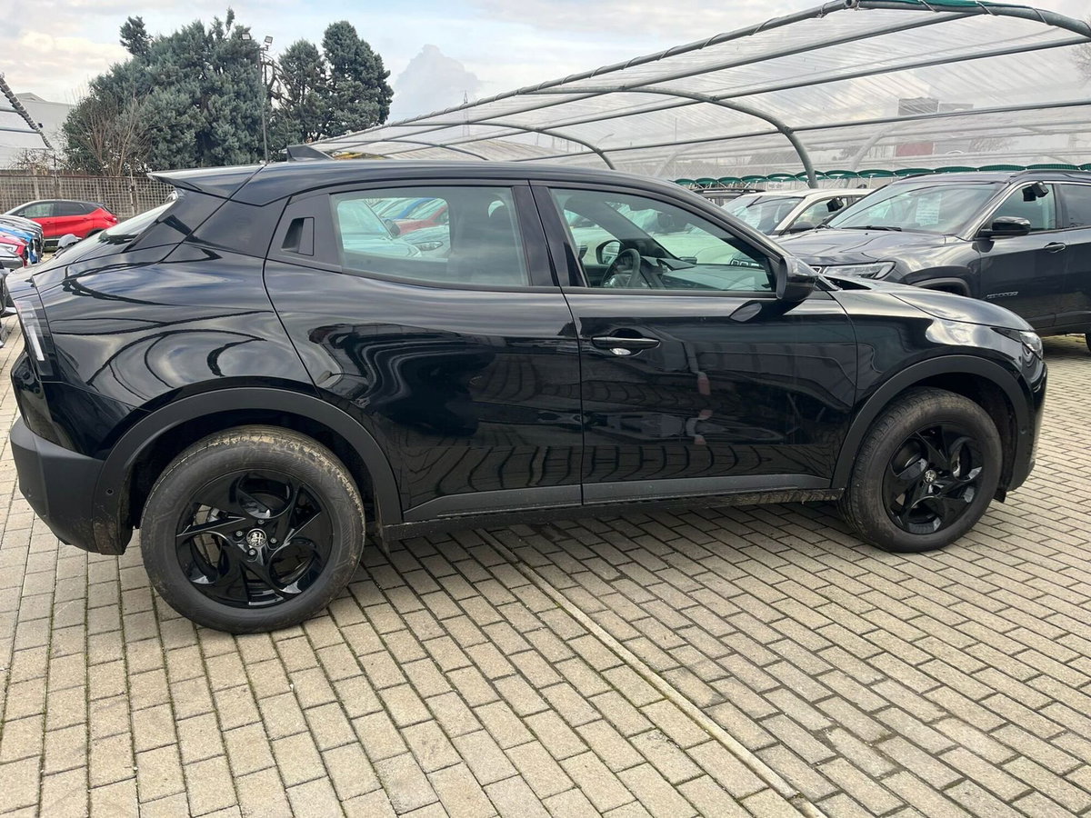 Alfa Romeo Junior 1.2 ibrida 145cv edct6 (5)