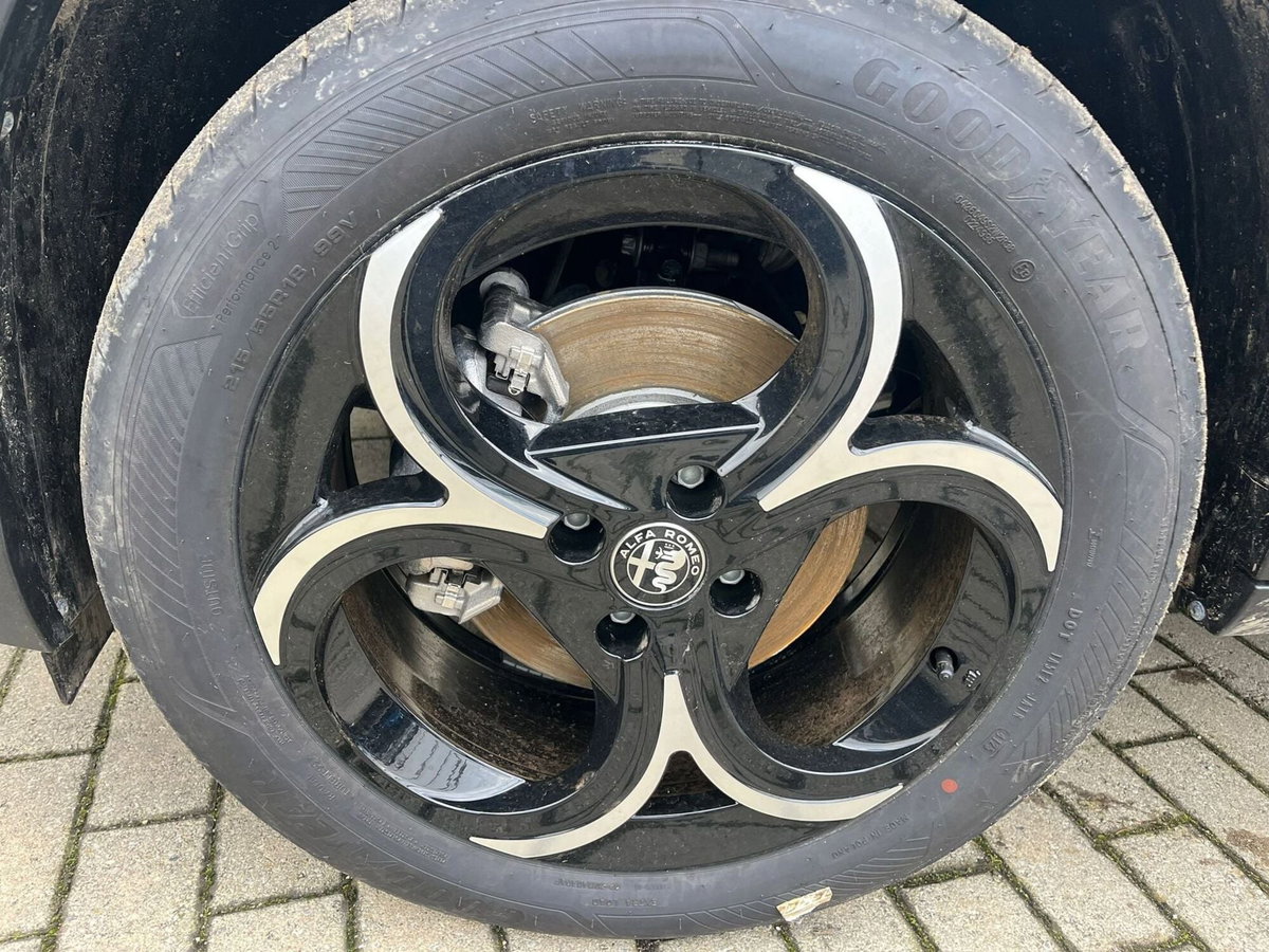 Alfa Romeo Junior 1.2 ibrida Speciale 145cv edct6 (11)