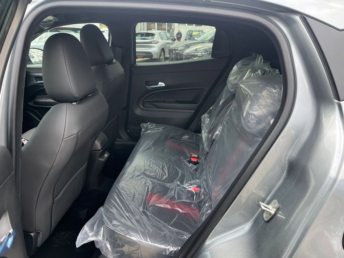 Alfa Romeo Junior 1.2 ibrida Speciale 145cv edct6 (17)