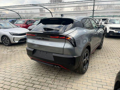 Alfa Romeo Junior 1.2 ibrida Speciale 145cv edct6 (7)