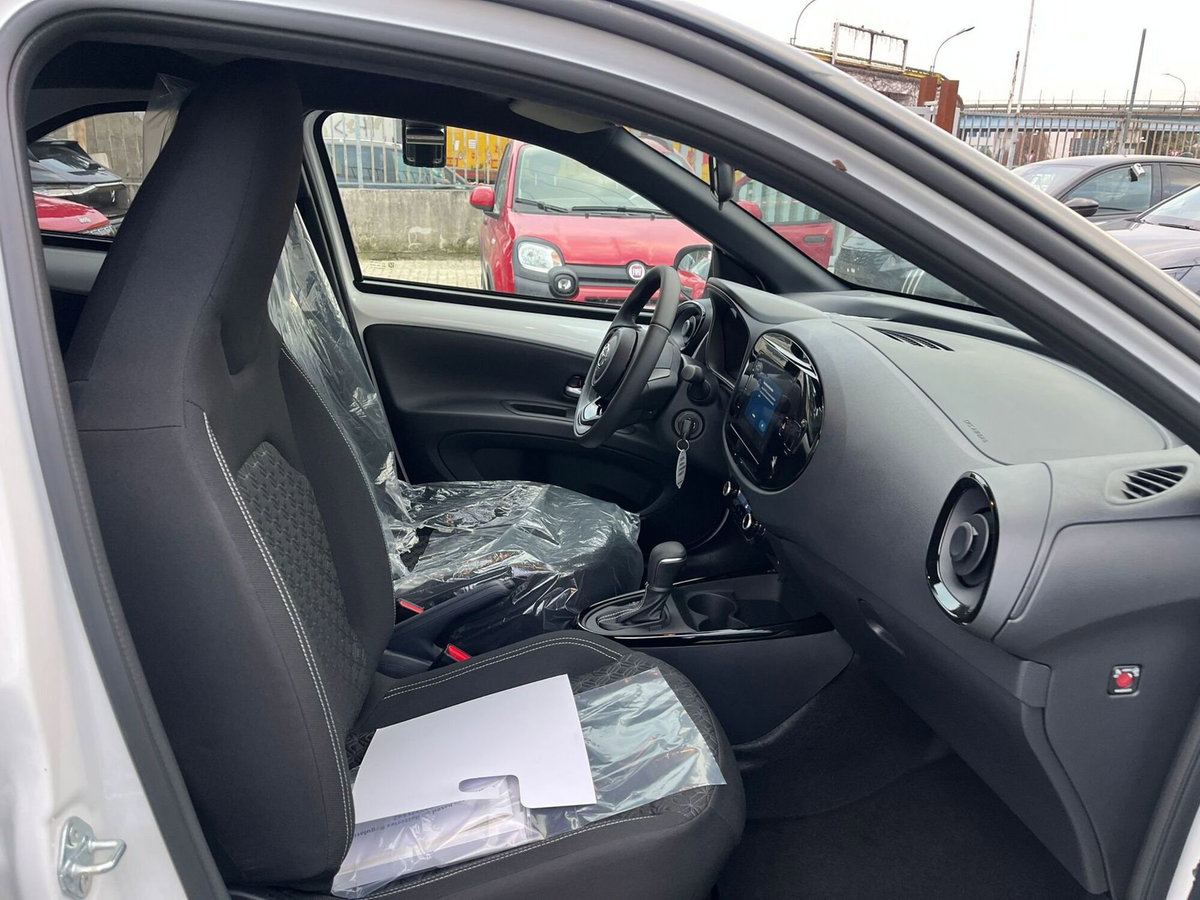 Toyota Aygo X 1.0 Trend Air 72cv s-cvt (13)