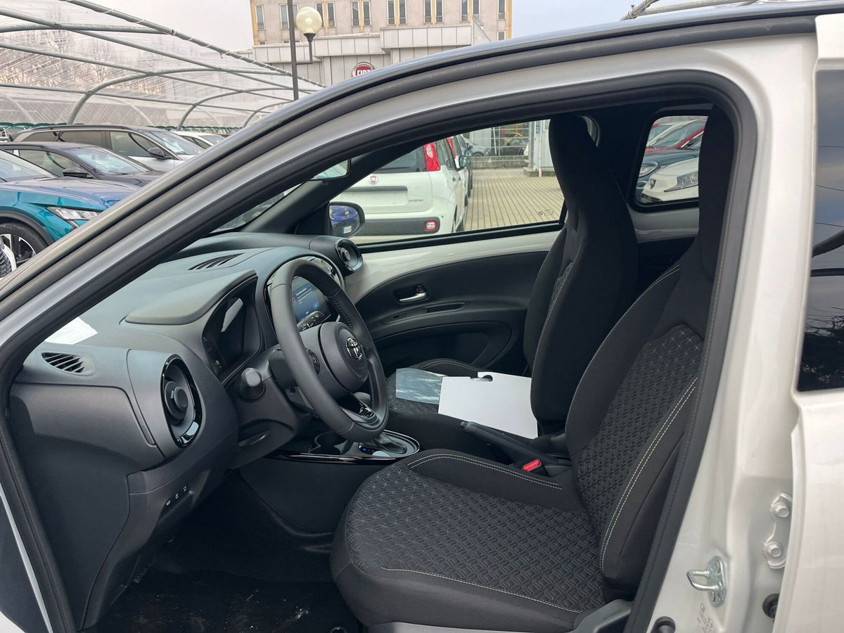 Toyota Aygo X 1.0 Trend Air 72cv s-cvt (14)