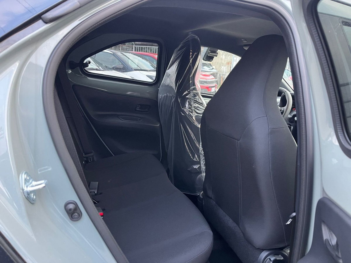 Toyota Aygo X 1.0 Trend Air 72cv s-cvt (17)