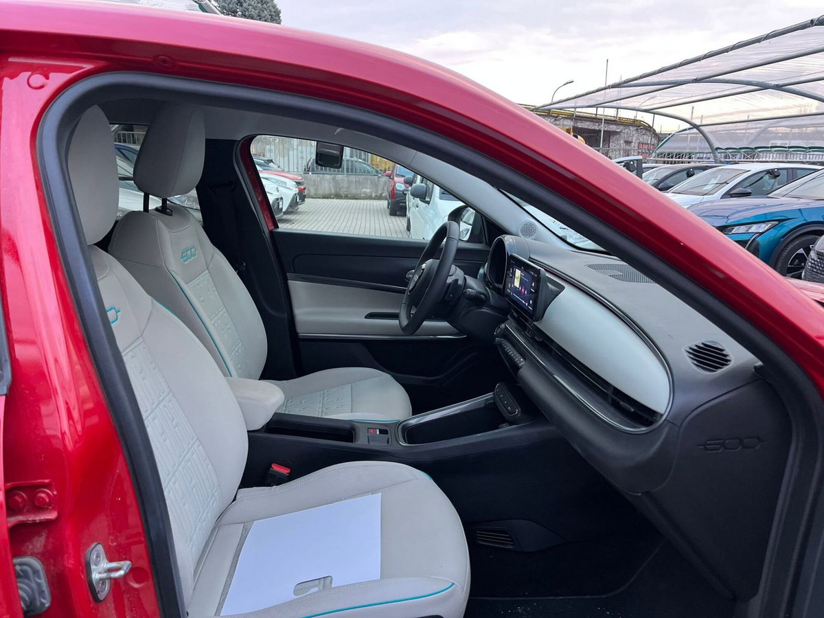 Fiat 600 1.2 hybrid La Prima 145cv auto (13)
