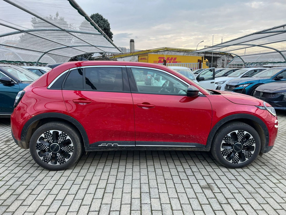 Fiat 600 1.2 hybrid La Prima 145cv auto (4)