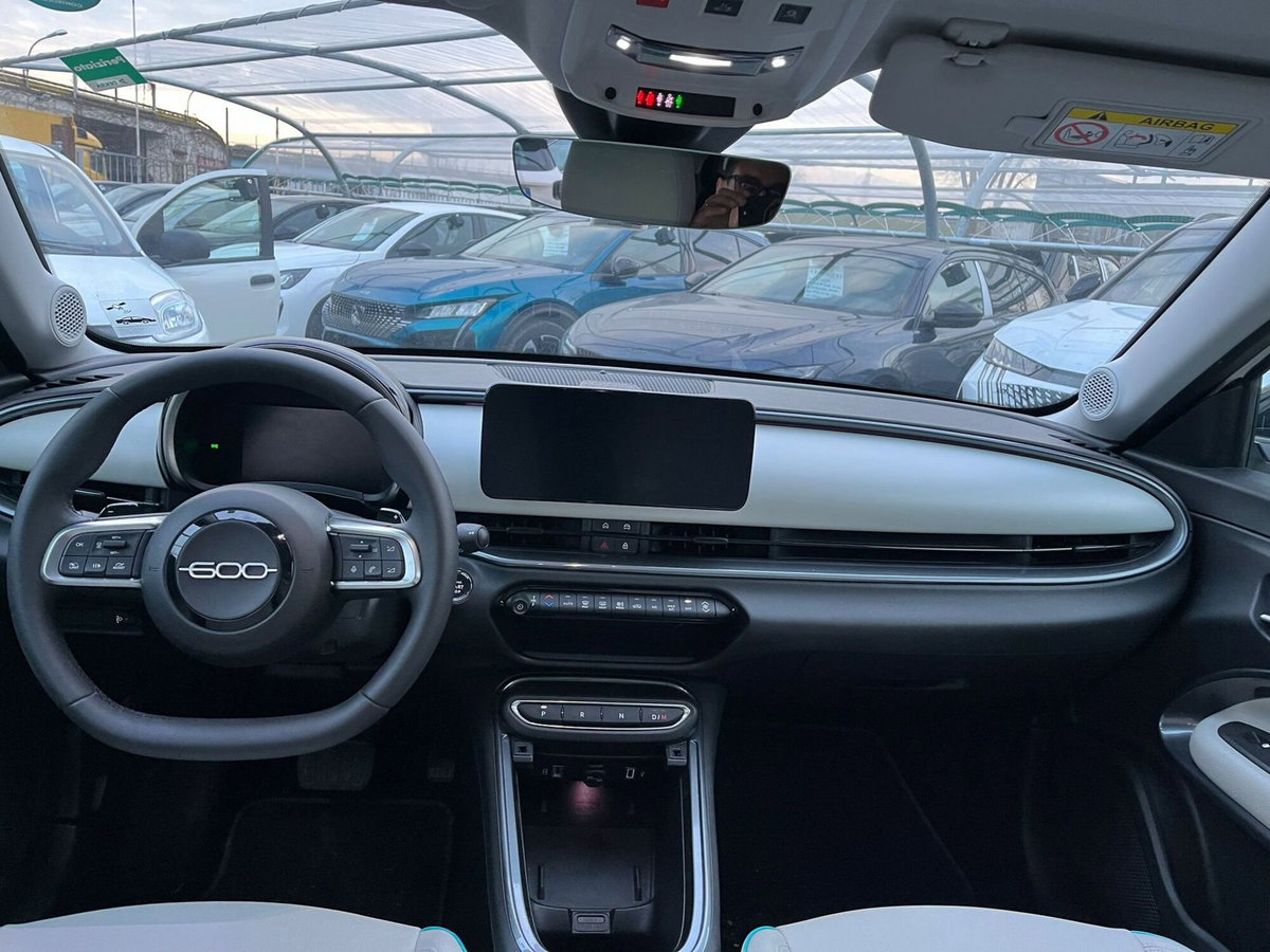 Fiat 600 1.2 hybrid La Prima 145cv auto (13)