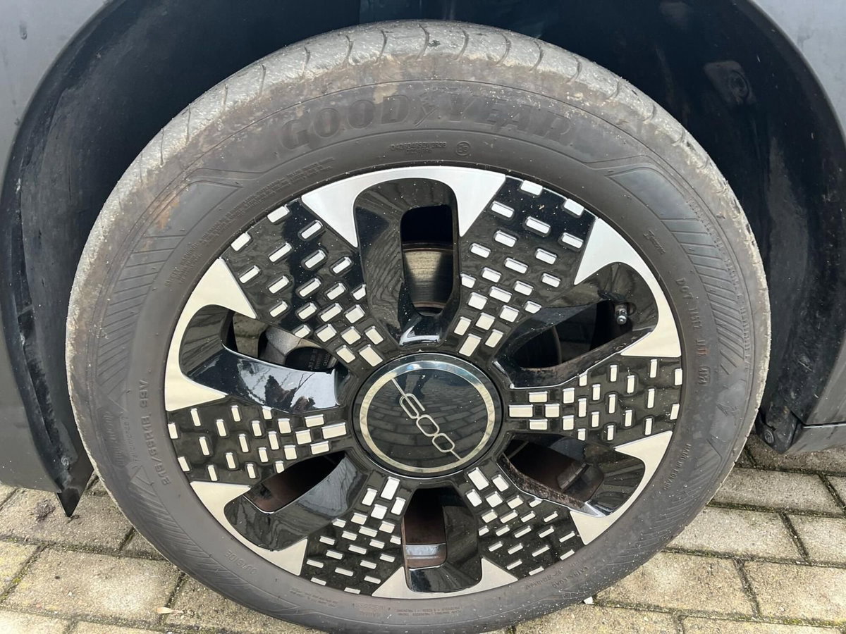 Fiat 600 1.2 hybrid La Prima 110cv auto (12)