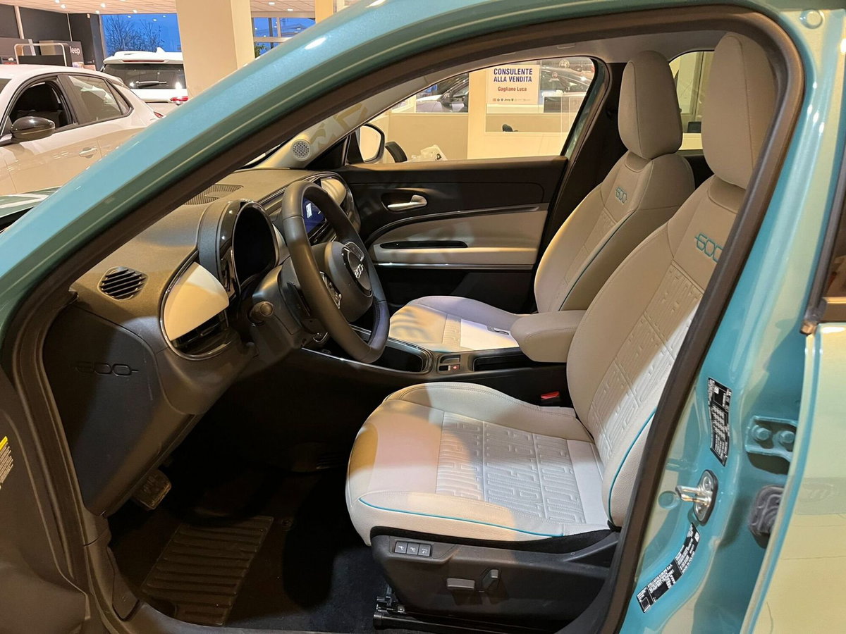 Fiat 600 1.2 hybrid La Prima 110cv auto (14)