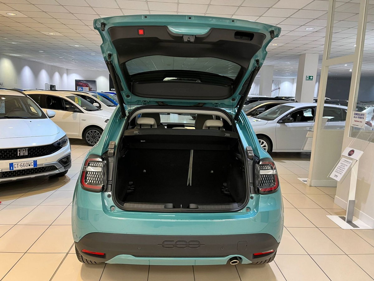 Fiat 600 1.2 hybrid La Prima 110cv auto (9)