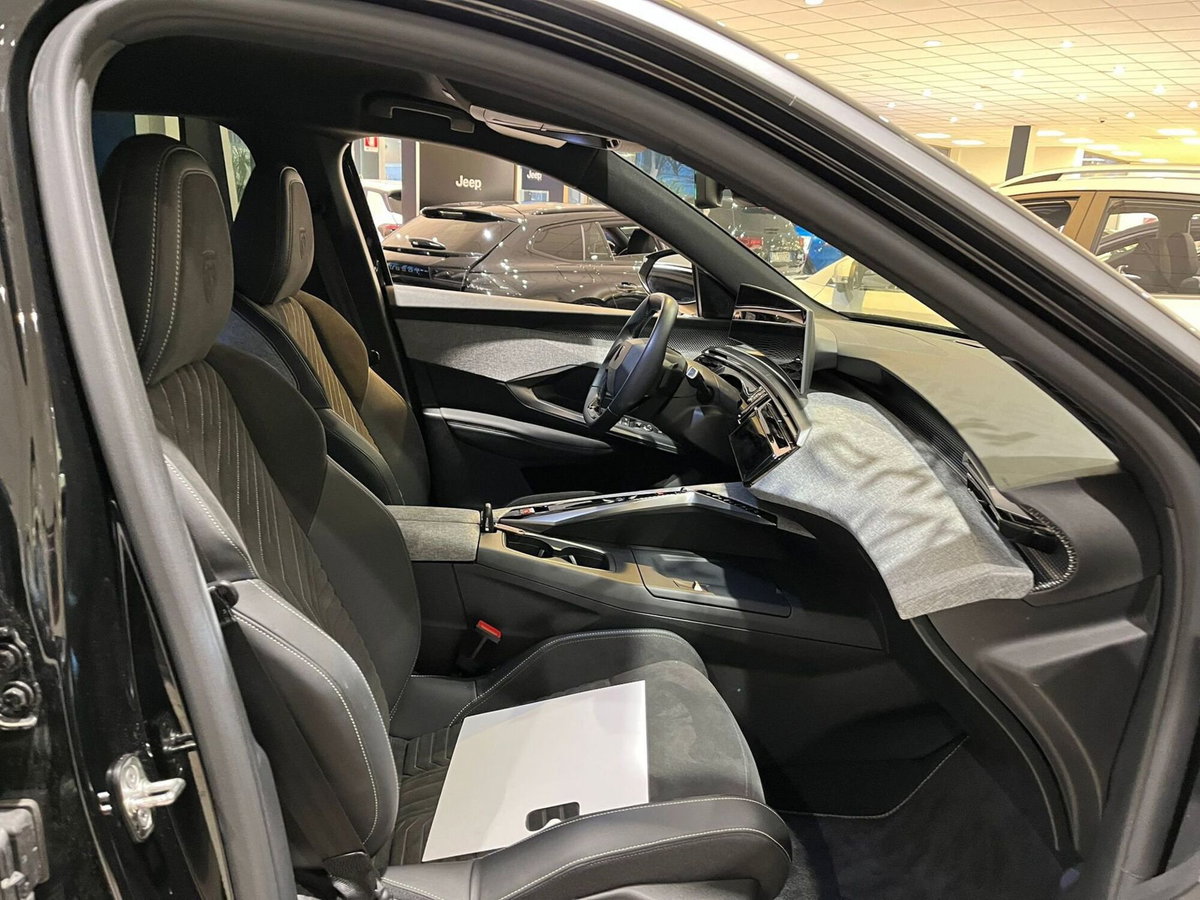 Peugeot 3008 73 kWh GT (13)