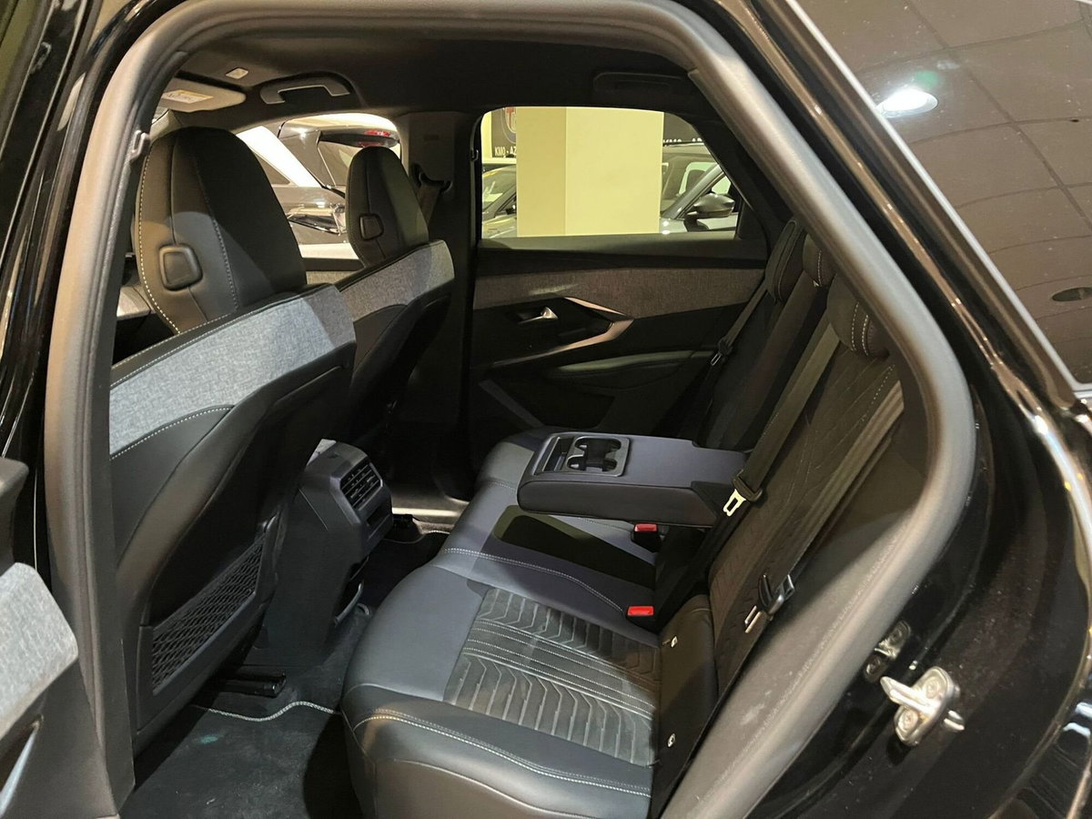 Peugeot 3008 73 kWh GT (14)