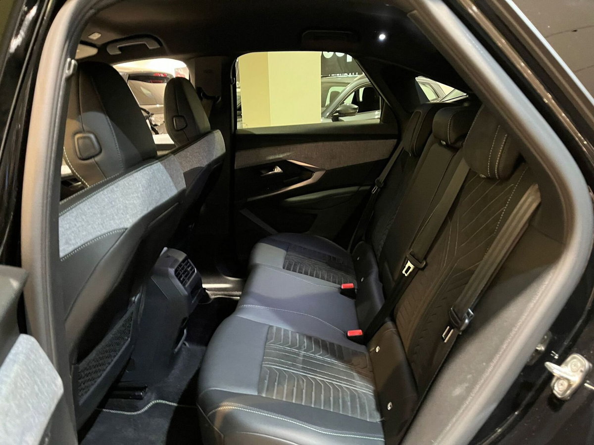 Peugeot 3008 73 kWh GT (16)