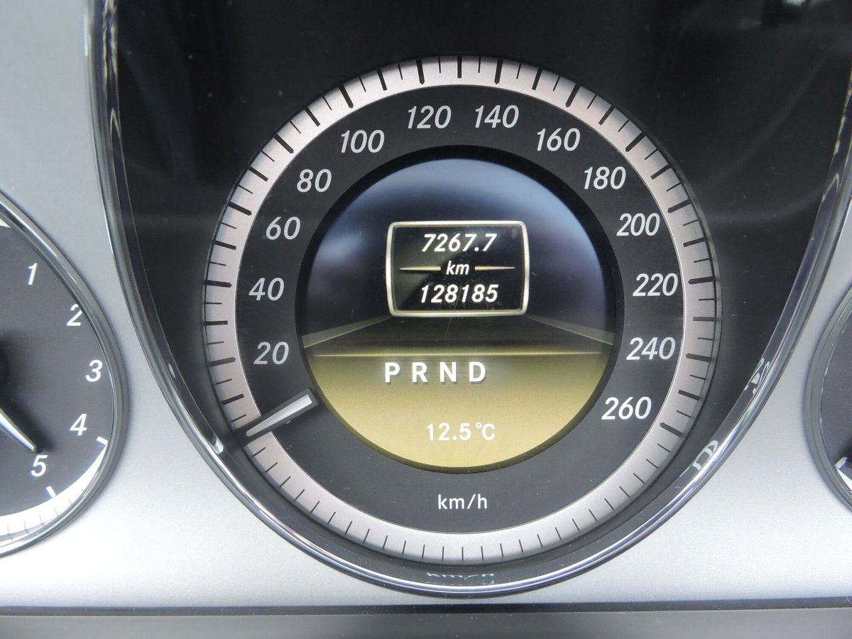 Mercedes-Benz Classe E Cabrio 220 CDI Cabrio BlueEFFICIENCY (15)