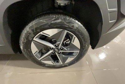 Hyundai Tucson 1.6 crdi 48V Business 2wd dct (7)