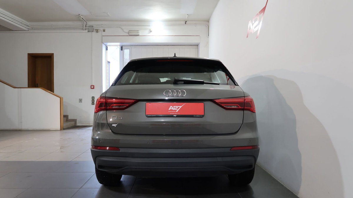 Audi Q3 35 TDI quattro S tronic Business (17)