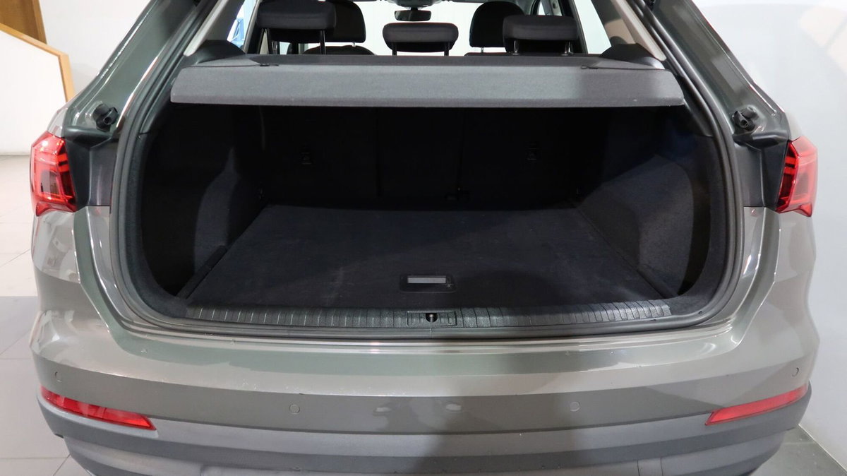 Audi Q3 35 TDI quattro S tronic Business (20)
